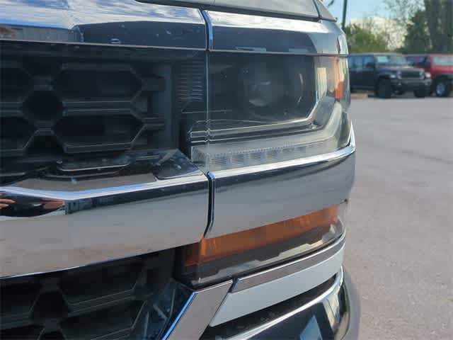 Vehicle image 11 of 35