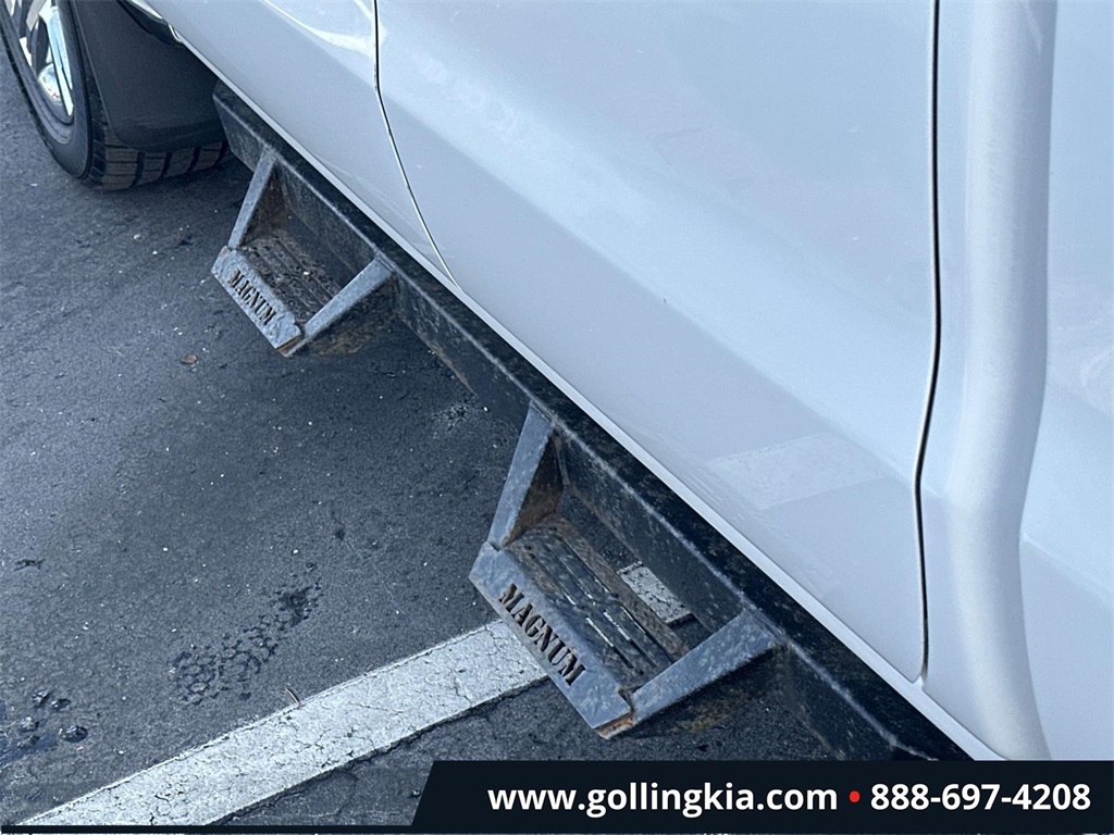 2017 Chevrolet Silverado 1500 Custom Image 27 of 30