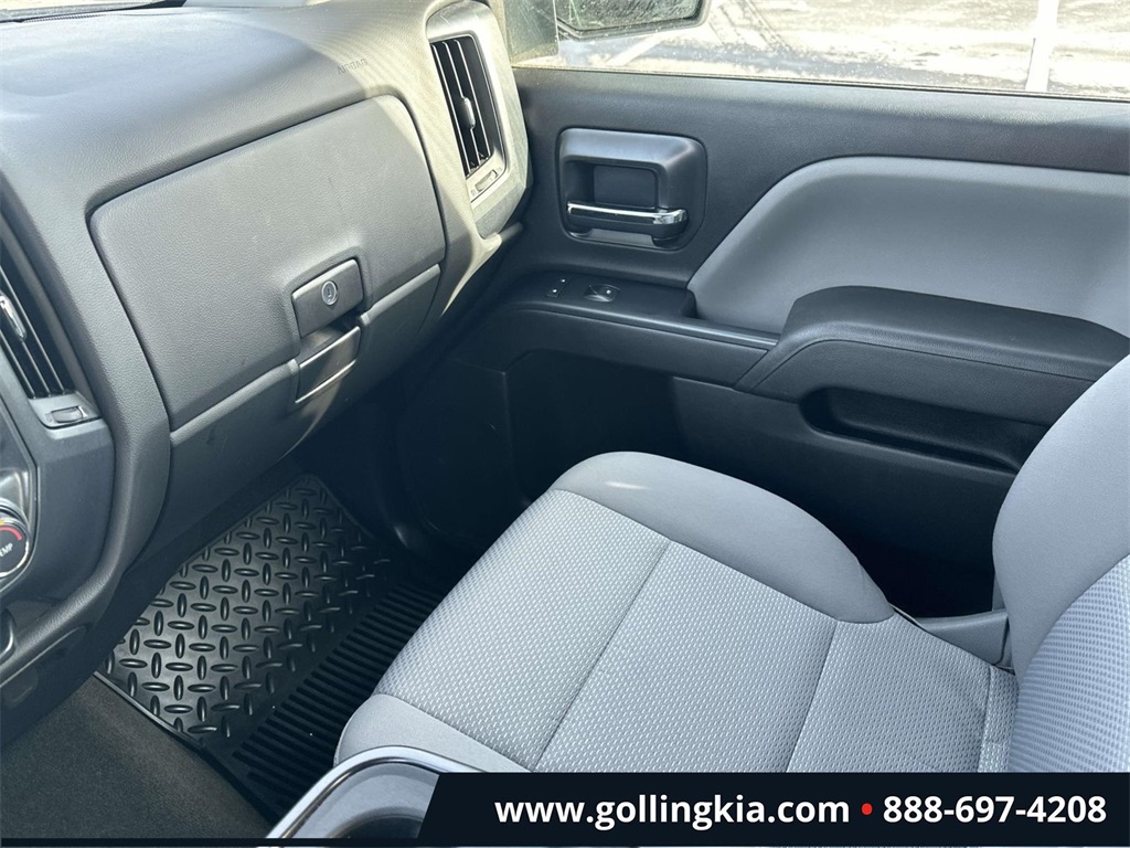 2017 Chevrolet Silverado 1500 Custom Image 19 of 30