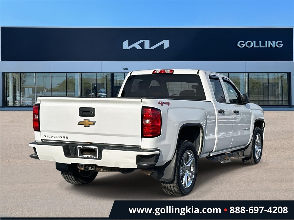 2017 Chevrolet Silverado 1500 Custom Image 4 of 30