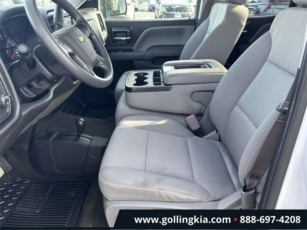 2017 Chevrolet Silverado 1500 Custom Image 8 of 30