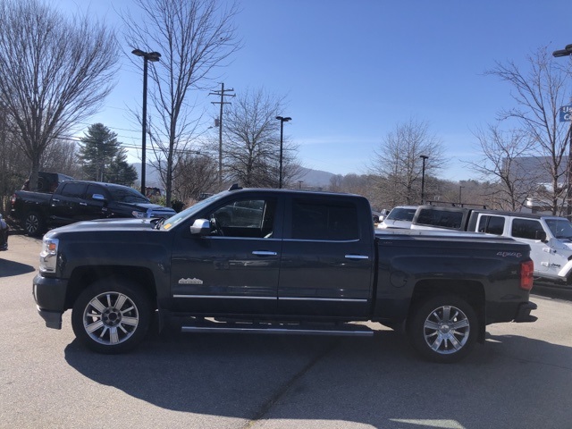 2017 Chevrolet Silverado 1500 High Country Image 3 of 20
