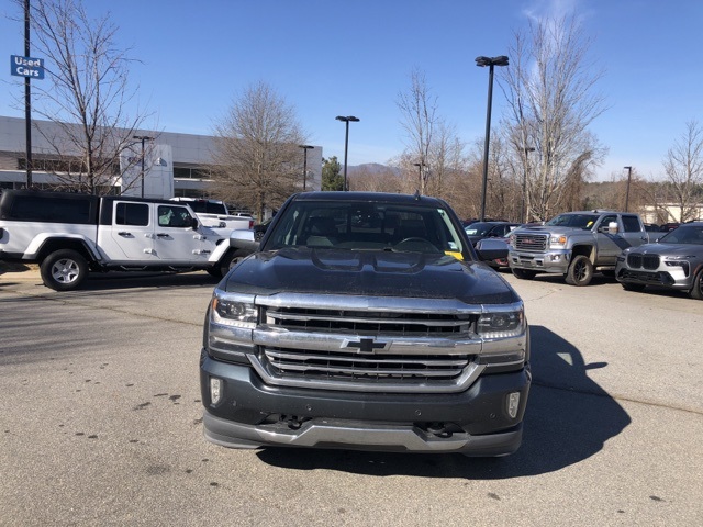2017 Chevrolet Silverado 1500 High Country Image 2 of 20