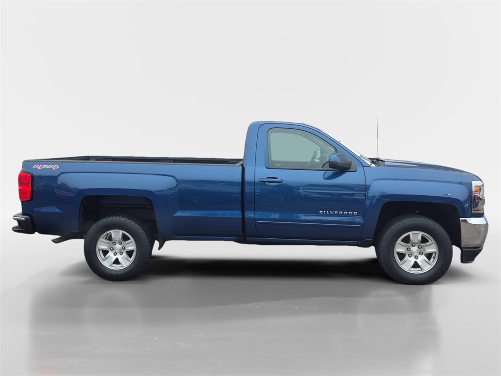 2017 Chevrolet Silverado 1500 LT Image 4 of 24