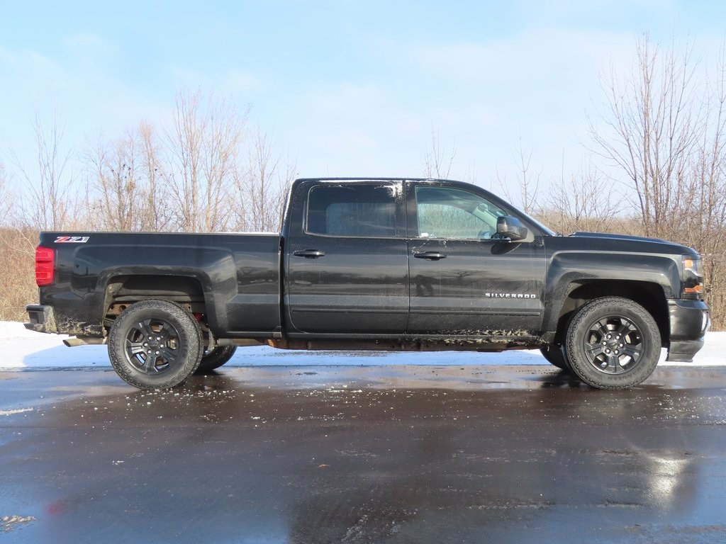 2017 Chevrolet Silverado 1500 LT Image 4 of 29