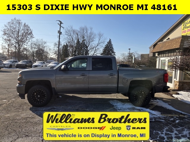 2017 Chevrolet Silverado 1500 LT Image 3 of 28