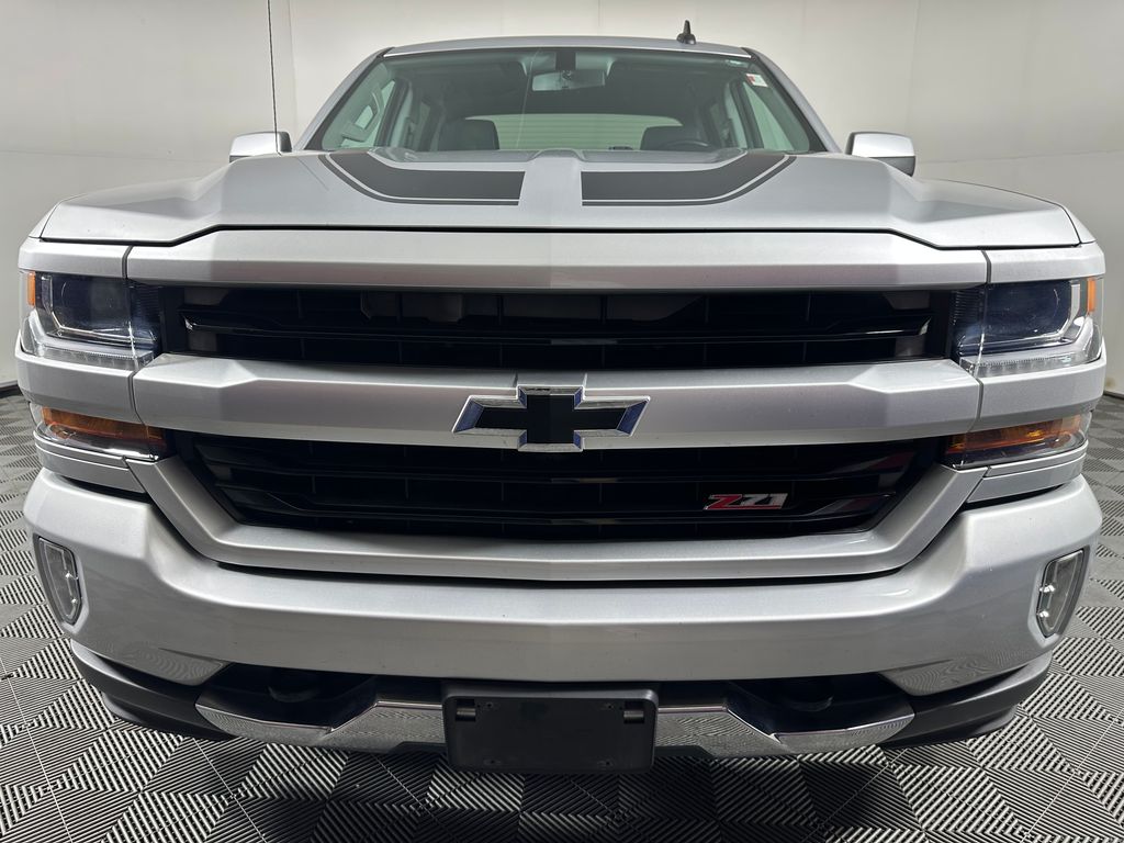 2017 Chevrolet Silverado 1500 LT Image 2 of 29