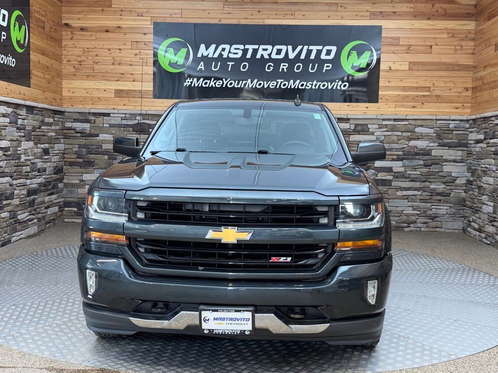 2017 Chevrolet Silverado 1500 LT Image 3 of 35