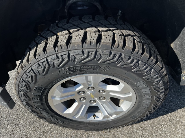 2017 Chevrolet Silverado 1500 LT Image 11 of 33
