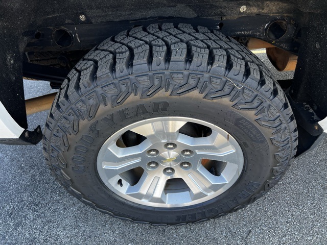 2017 Chevrolet Silverado 1500 LT Image 10 of 33