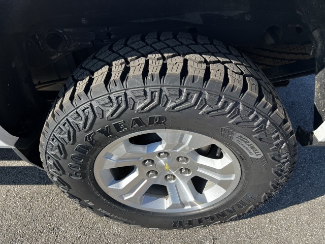 2017 Chevrolet Silverado 1500 LT Image 9 of 33