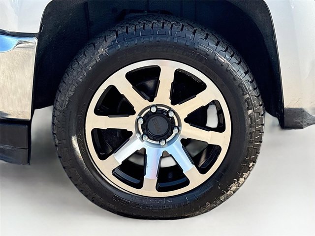 2017 Chevrolet Silverado 1500 LTZ Image 8 of 31