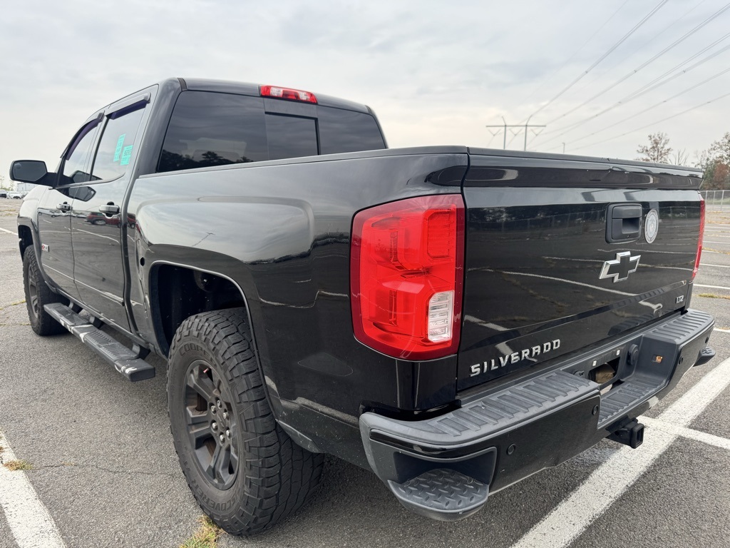 2017 Chevrolet Silverado 1500 LTZ Image 4 of 28