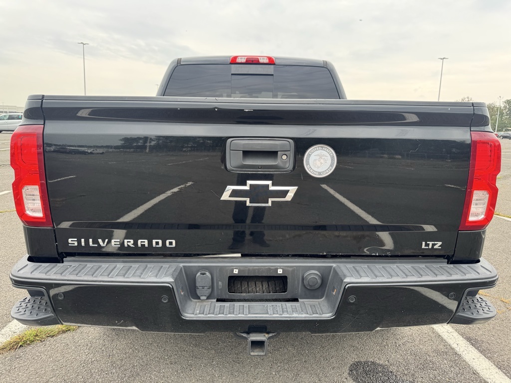 2017 Chevrolet Silverado 1500 LTZ Image 5 of 28