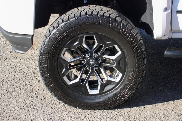 2017 Chevrolet Silverado 1500 LTZ Image 11 of 53