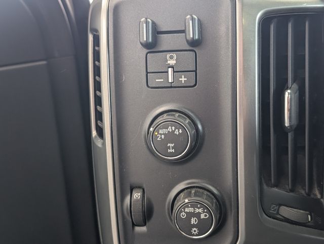 2017 Chevrolet Silverado 1500 LTZ Image 27 of 35