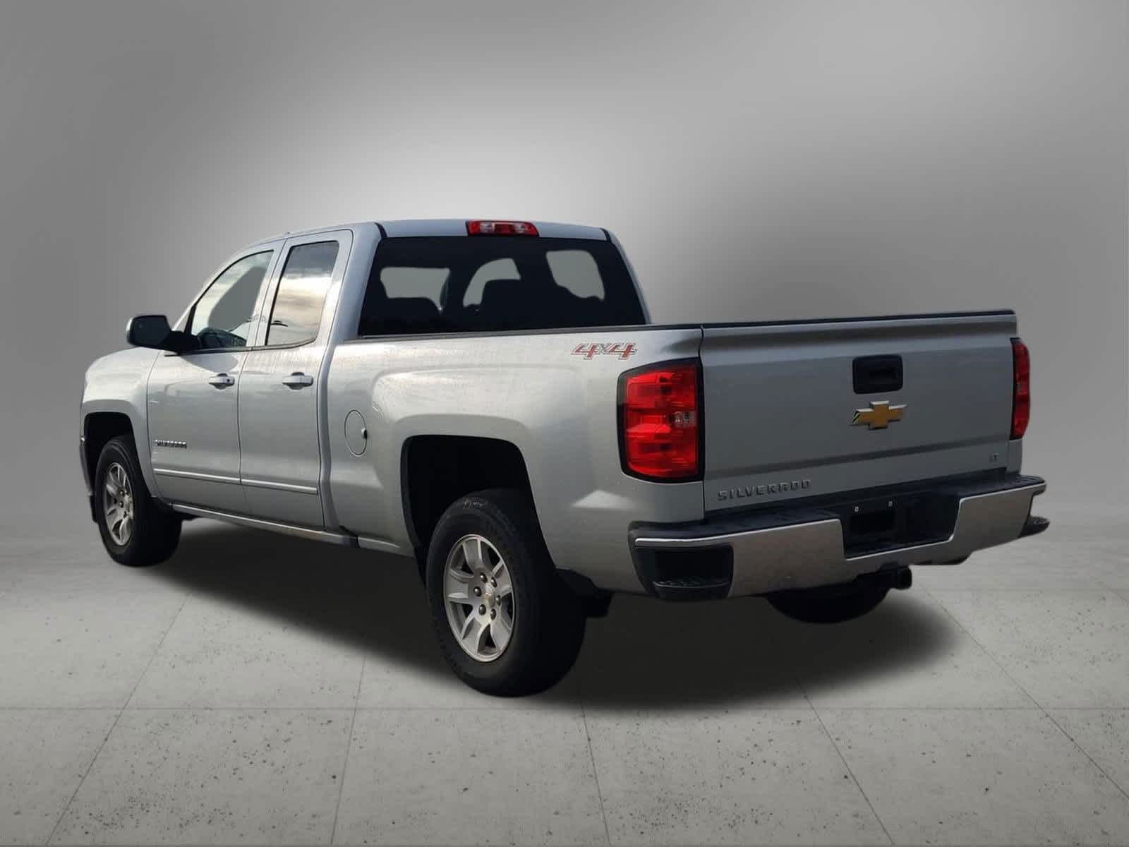 2017 Chevrolet Silverado 1500 LT Image 7 of 34