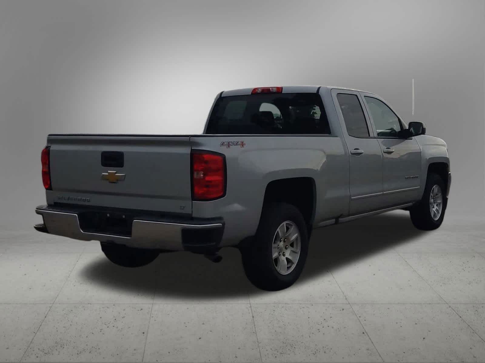 2017 Chevrolet Silverado 1500 LT Image 5 of 34