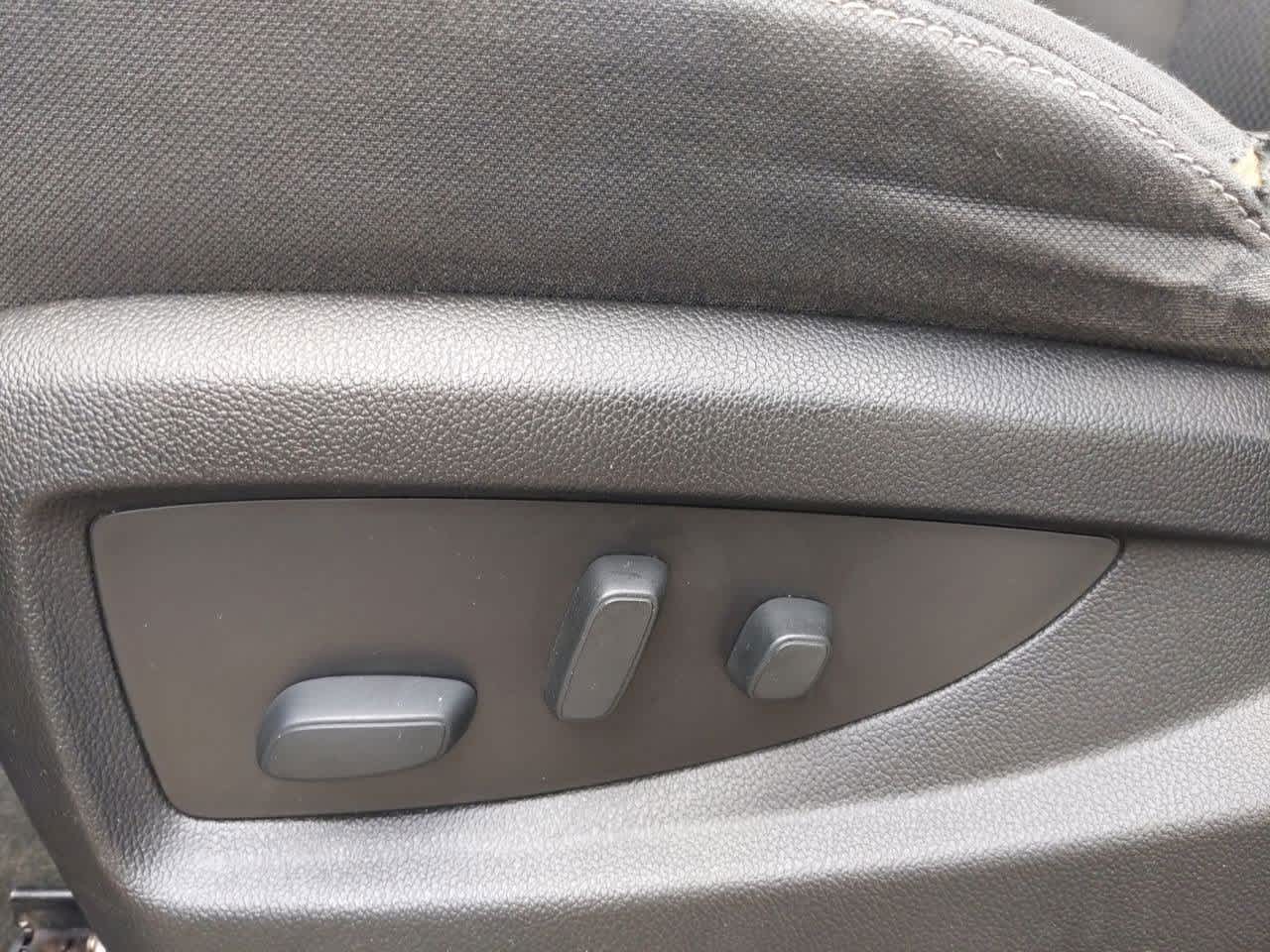 2017 Chevrolet Silverado 1500 LT Image 21 of 34