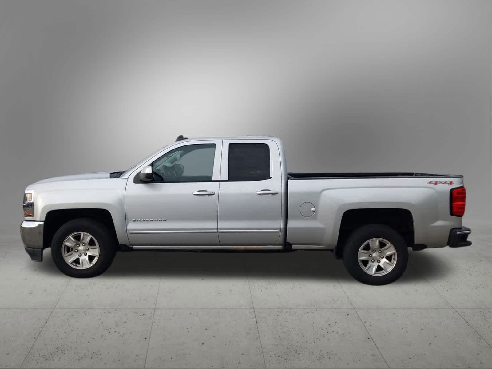 2017 Chevrolet Silverado 1500 LT Image 8 of 34