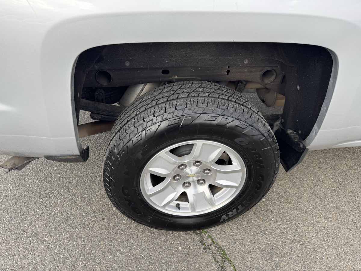 2017 Chevrolet Silverado 1500 LT Image 16 of 40