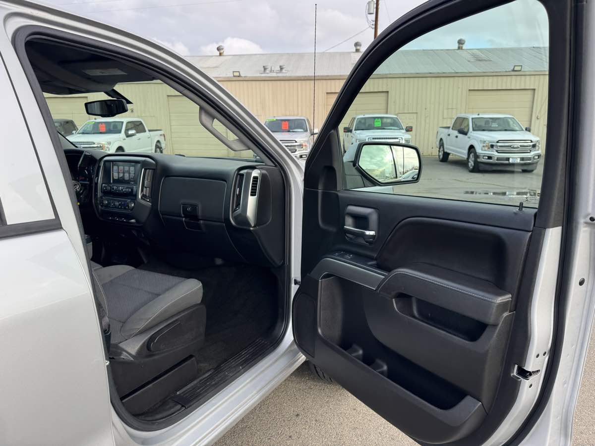 2017 Chevrolet Silverado 1500 LT Image 32 of 40