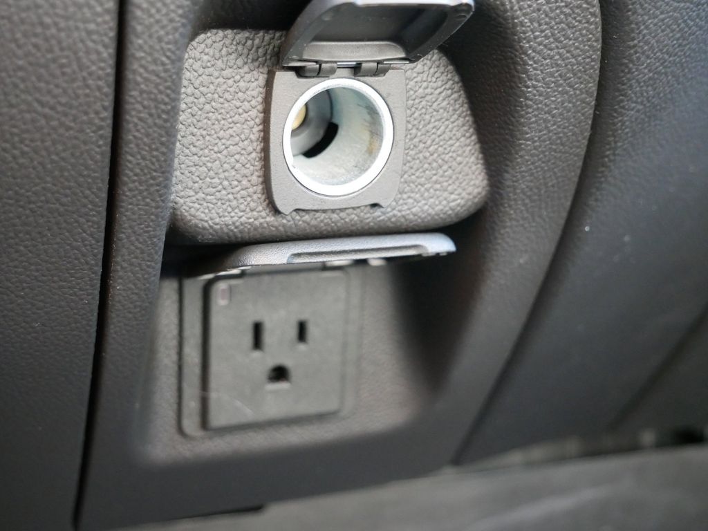 2017 Chevrolet Silverado 1500 Work Truck Image 18 of 27