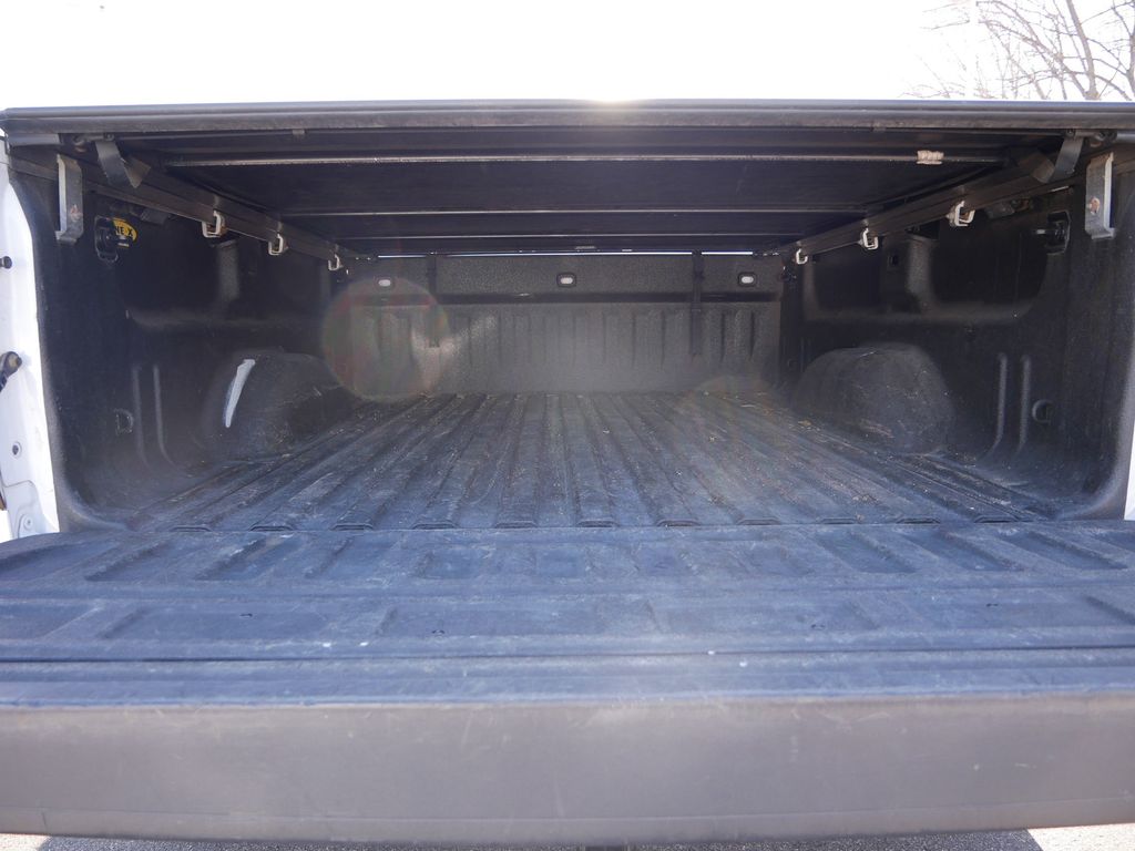 2017 Chevrolet Silverado 1500 Work Truck Image 10 of 27