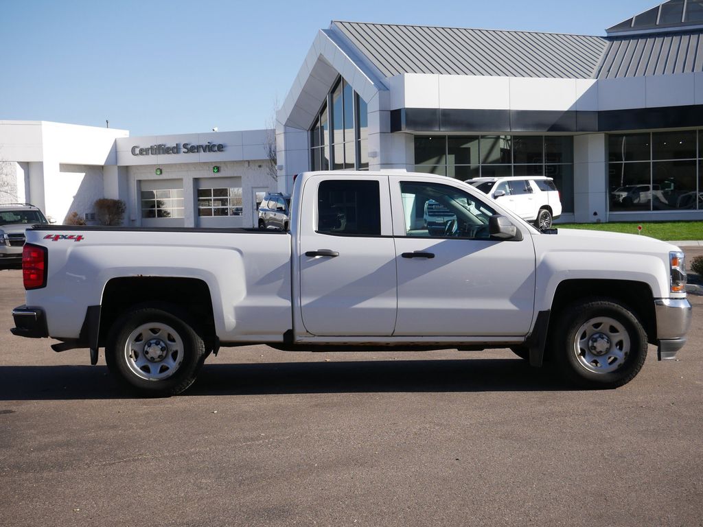 2017 Chevrolet Silverado 1500 Work Truck Image 4 of 27