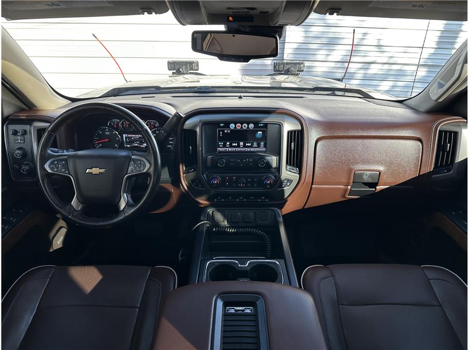 2017 Chevrolet Silverado 1500 High Country Image 14 of 30