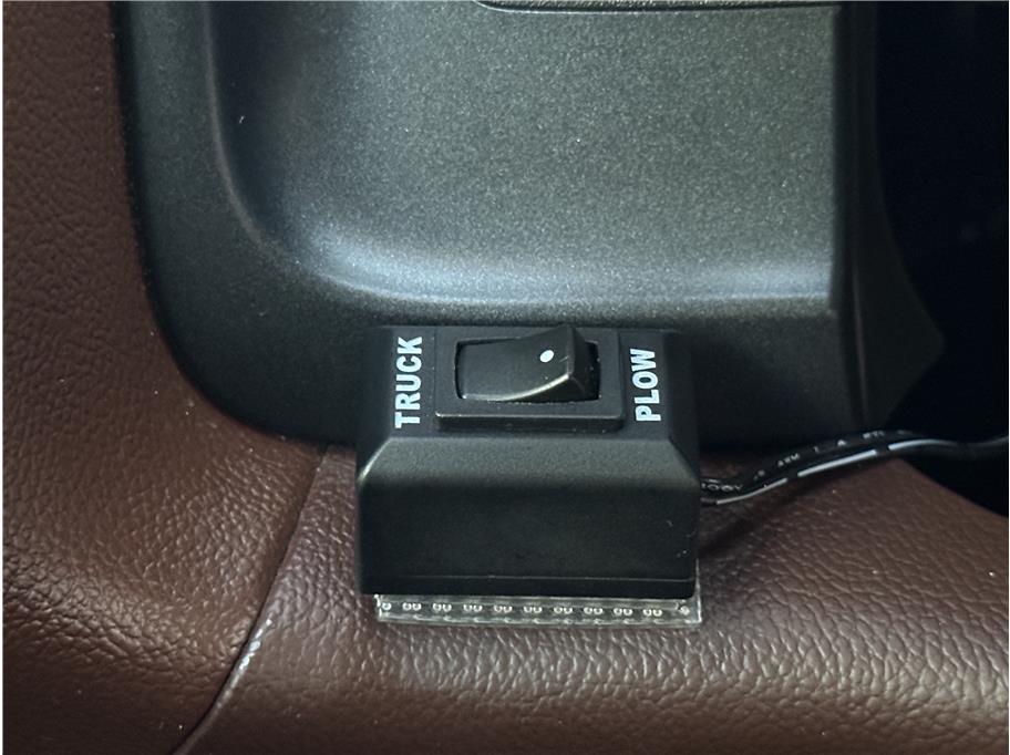 2017 Chevrolet Silverado 1500 High Country Image 25 of 30