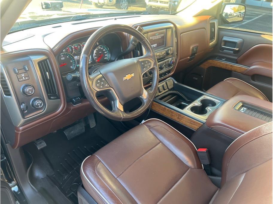 2017 Chevrolet Silverado 1500 High Country Image 17 of 30