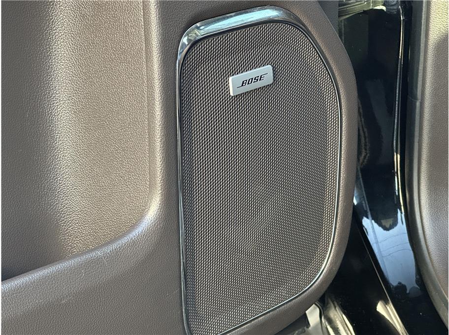 2017 Chevrolet Silverado 1500 High Country Image 22 of 30