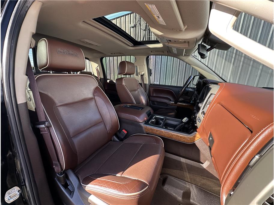 2017 Chevrolet Silverado 1500 High Country Image 12 of 30