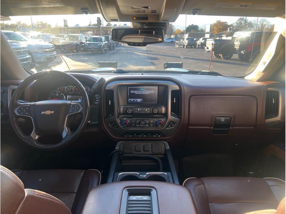 2017 Chevrolet Silverado 1500 High Country Image 15 of 30