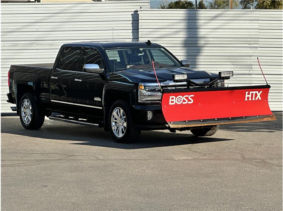 2017 Chevrolet Silverado 1500 High Country Image 4 of 30