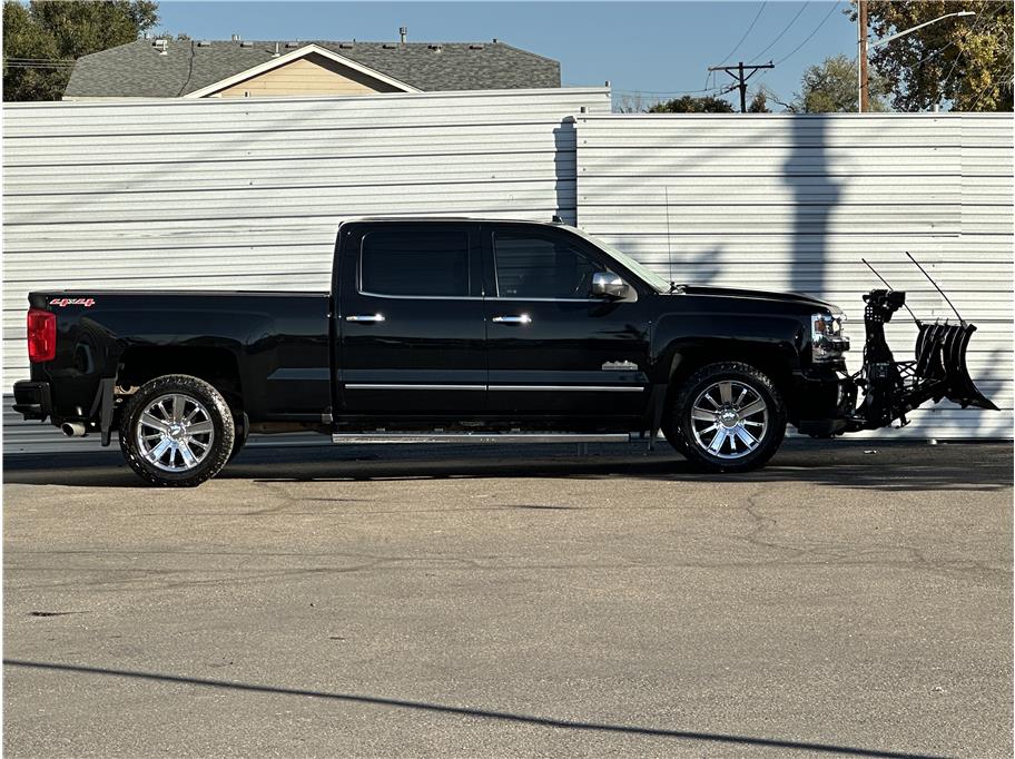 2017 Chevrolet Silverado 1500 High Country Image 5 of 30