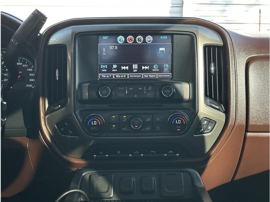 2017 Chevrolet Silverado 1500 High Country Image 20 of 30