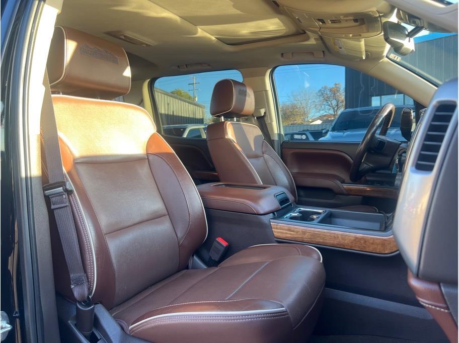 2017 Chevrolet Silverado 1500 High Country Image 13 of 30