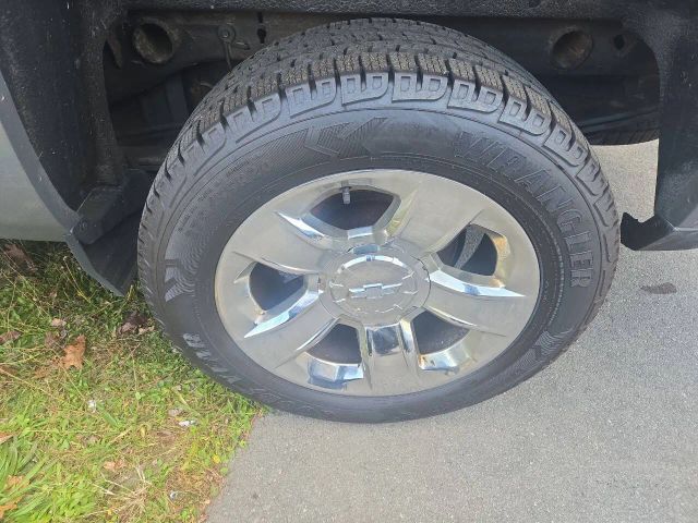 2017 Chevrolet Silverado 1500 LTZ Image 8 of 26