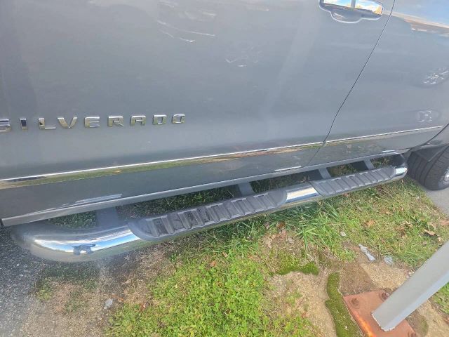 2017 Chevrolet Silverado 1500 LTZ Image 10 of 26