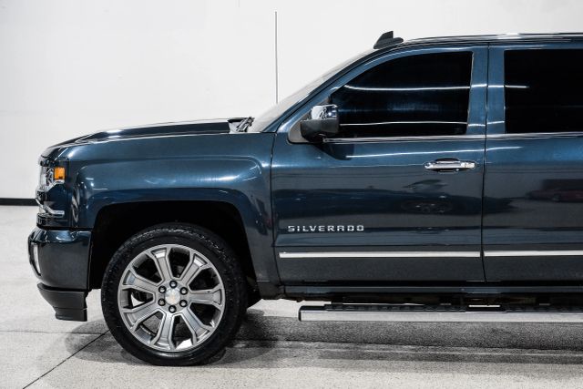 2017 Chevrolet Silverado 1500 LTZ Image 17 of 64