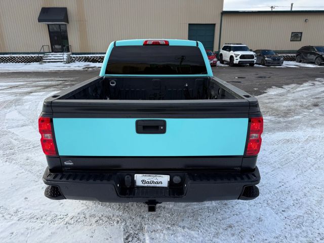 2017 Chevrolet Silverado 1500 LT Image 2 of 8