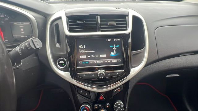 Vehicle image 17 of 43