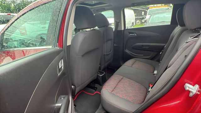 Vehicle image 29 of 43
