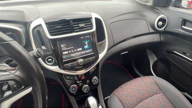 Vehicle image 18 of 43