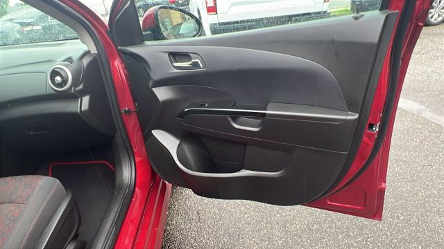 Vehicle image 31 of 43