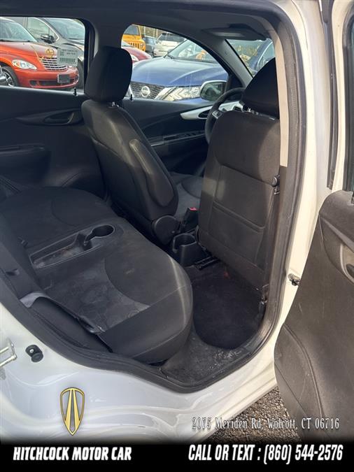 Vehicle image 13 of 15