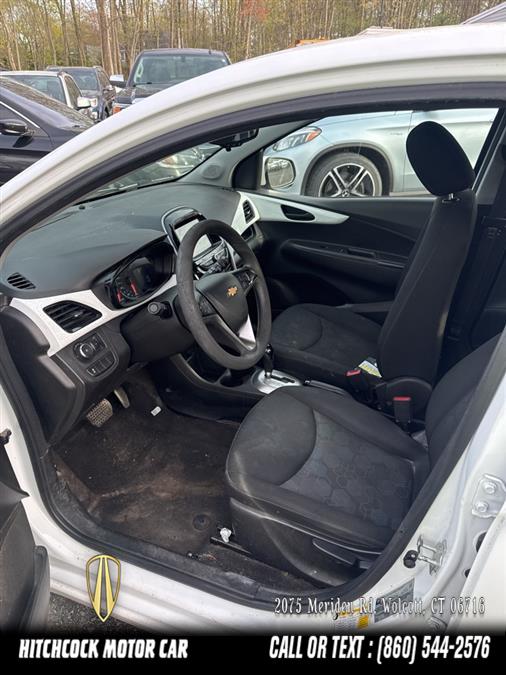 Vehicle image 8 of 15