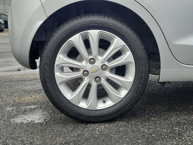 2017 Chevrolet Spark LT Image 5 of 31